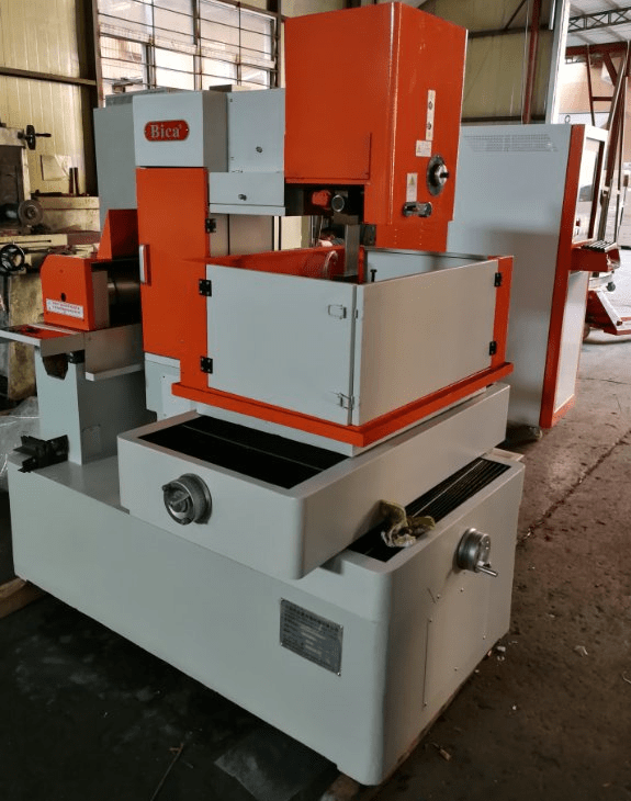 middle speed EDM wire cutting machine